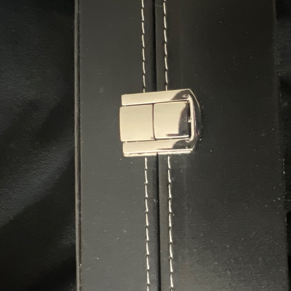 New watch box - Picture 3 of 4